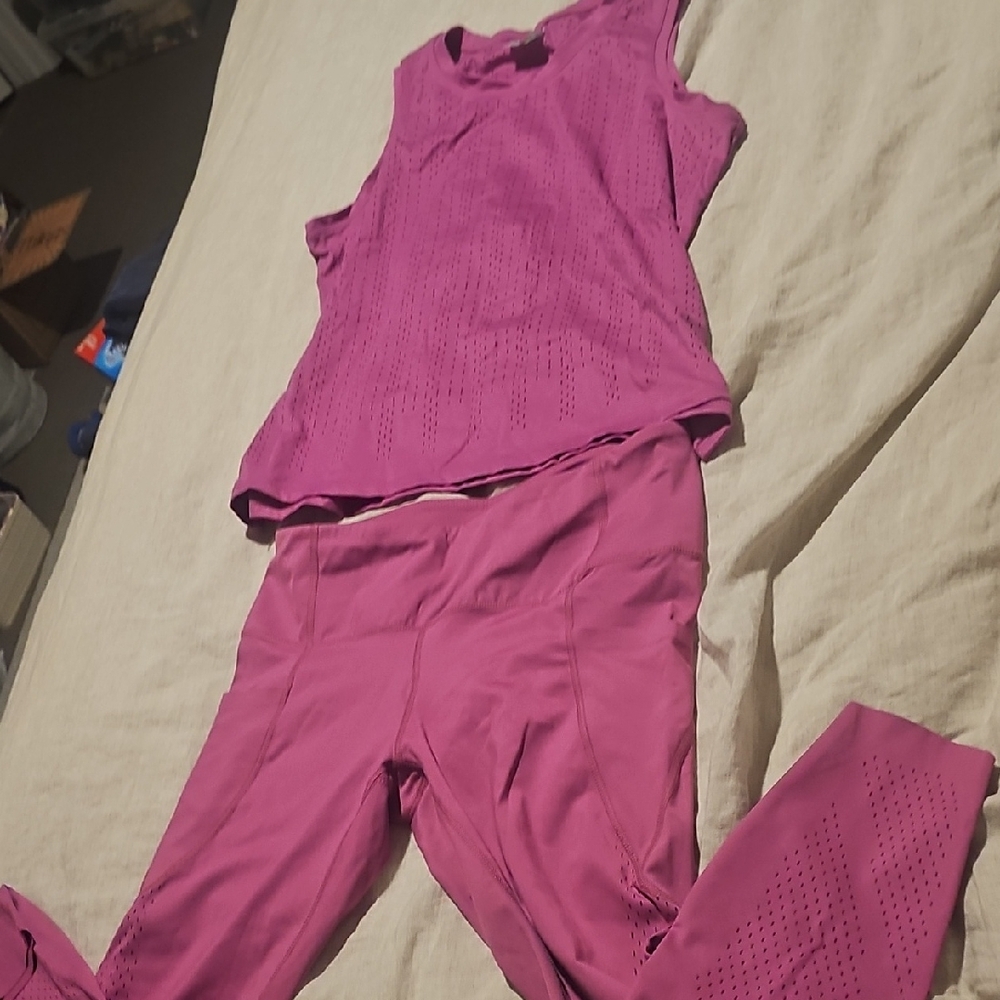 Women's Pink Activewear Set (M Top, L Bottom)